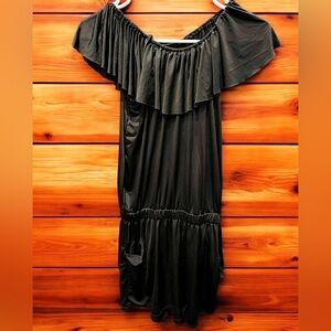 Black Off-Shoulder romper juniors large pit to pit 15in length 31in